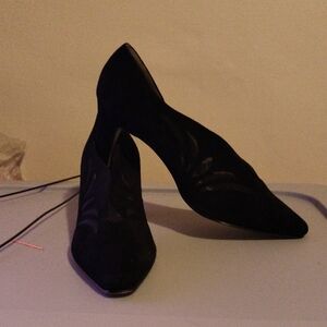 Sleek Black Pointed-Toe Women's Heels
